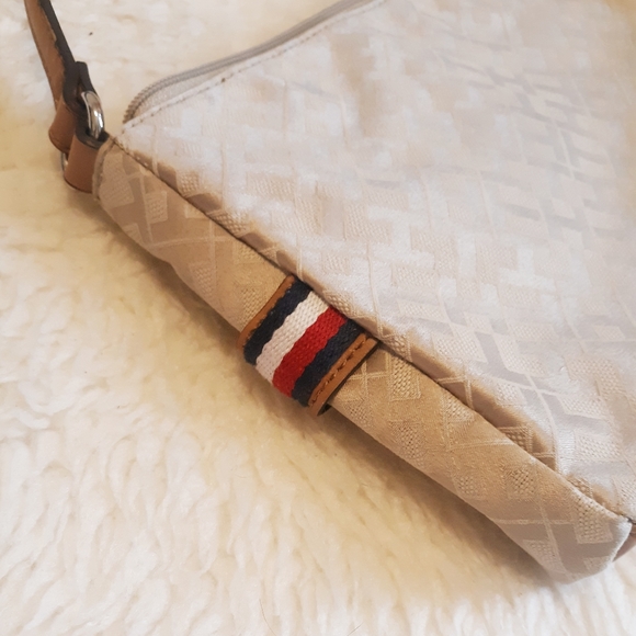 Tommy Hilfiger Logo TH Pattern Khaki Purse - Picture 6 of 7